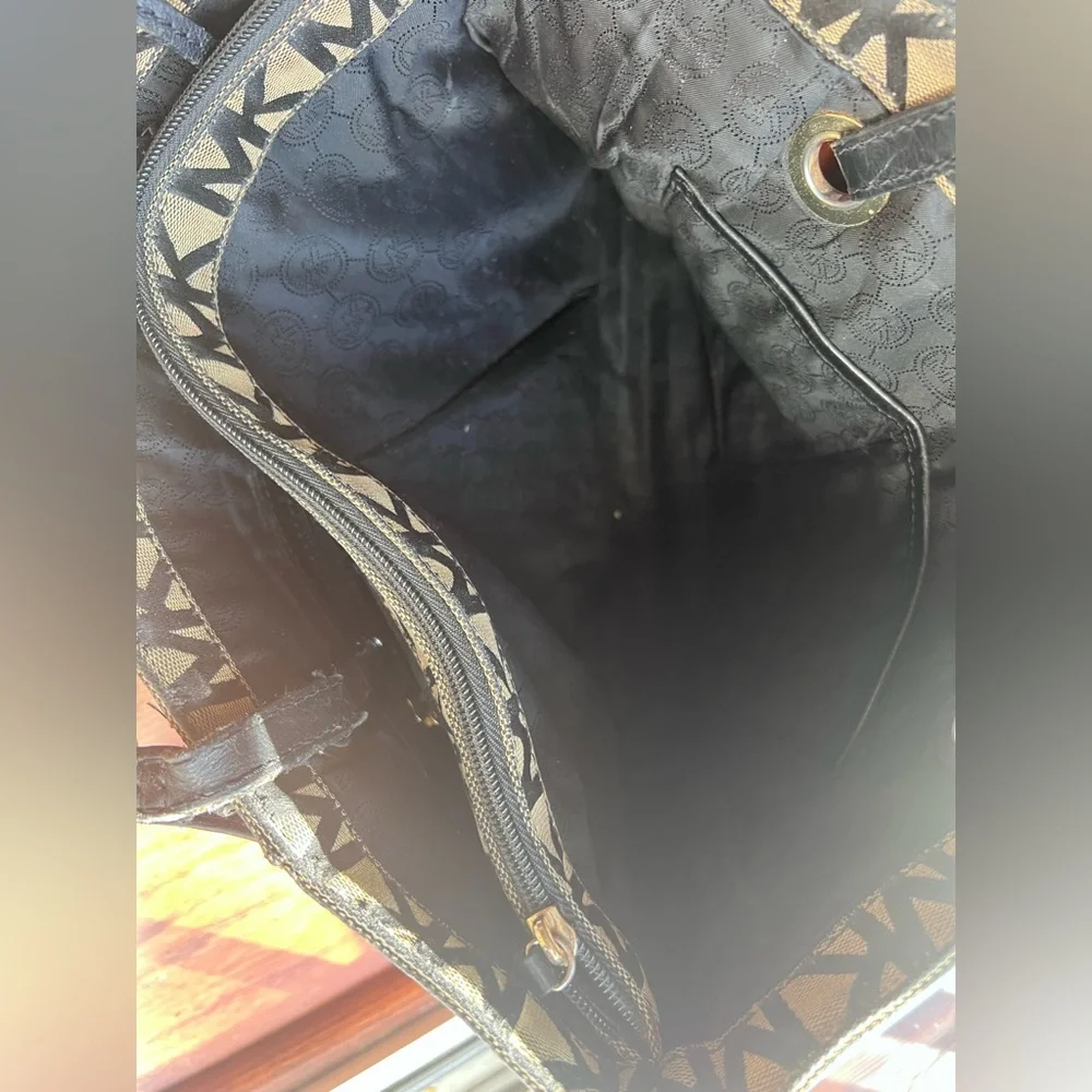 Michael Kors Large Black Signature Jet Set Shoulder Bag Tote Three Compartments - Picture 3 of 3